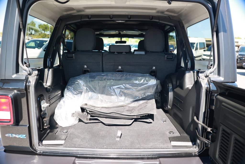Used 2023 Jeep Wrangler Unlimited AWD/4WD image 37
