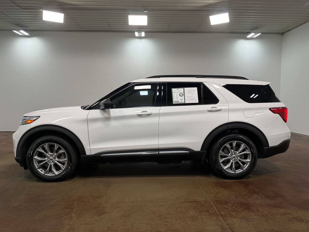 Used 2022 Ford Explorer XLT w/ Equipment Group 202A AWD/4WD image 27