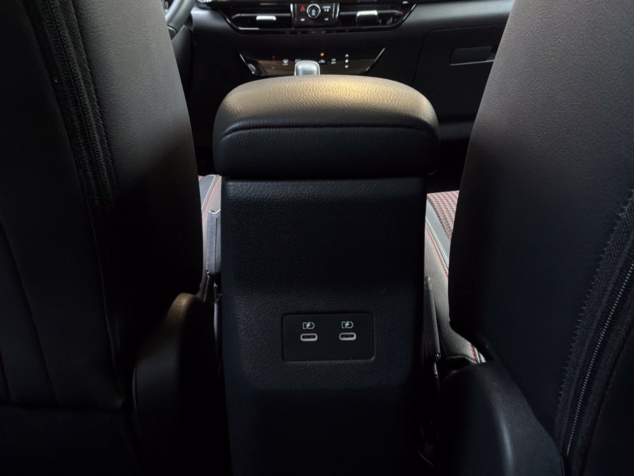Used 2026 Nissan Kicks SR FWD image 13