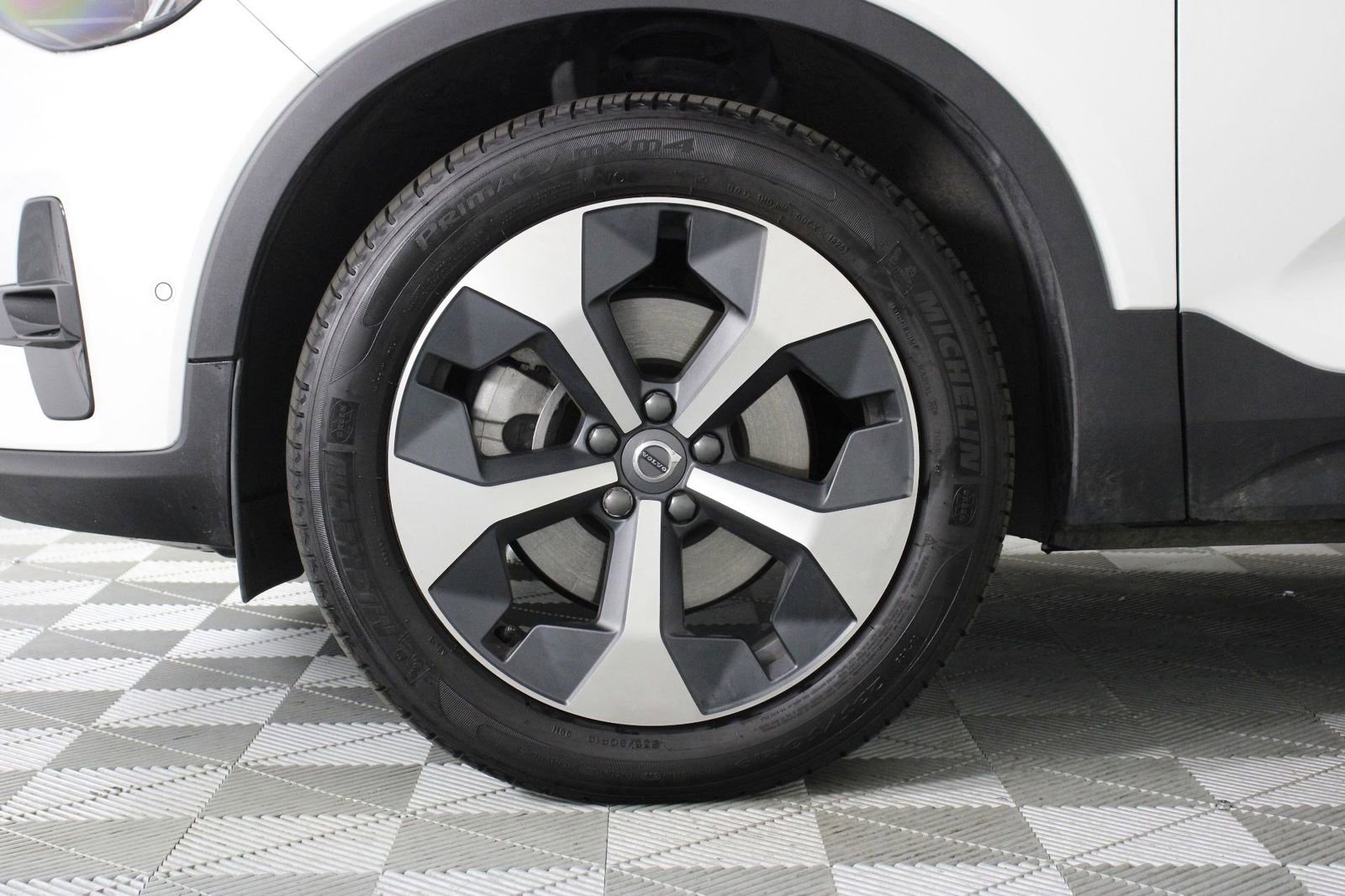 Used 2026 Volvo XC40 B5 Plus w/ Protection Package Premier AWD/4WD image 28