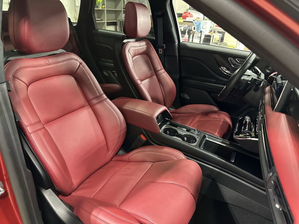 Used 2025 Lincoln Corsair Reserve w/ Equipment Group 202A image 28