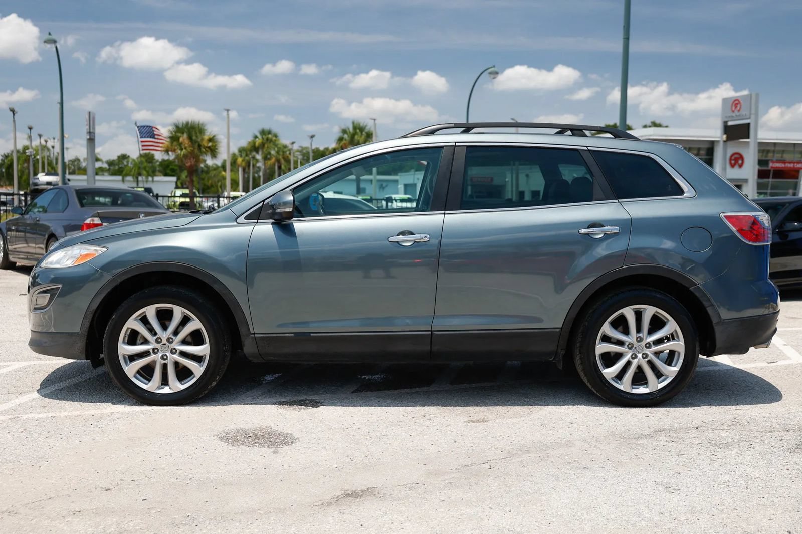 Used 2011 MAZDA CX-9 Grand Touring w/ Moonroof & Bose Audio Pkg FWD image 3
