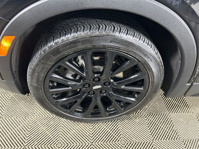 Certified 2023 Cadillac XT4 Sport w/ LPO, Onyx Lite Package image 10