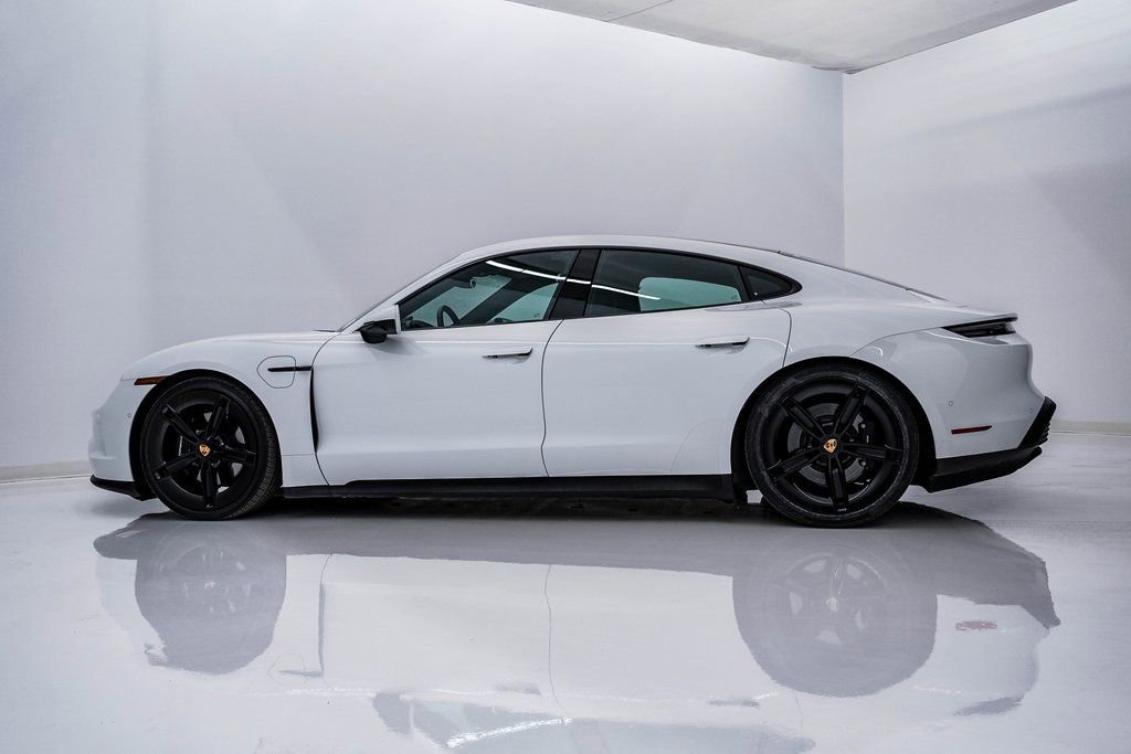 Certified 2025 Porsche Taycan video 2