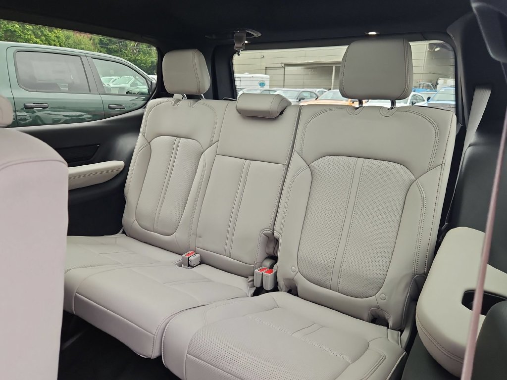 New 2026 Jeep Grand Wagoneer Summit w/ 8-Passenger Seating Package AWD/4WD image 30