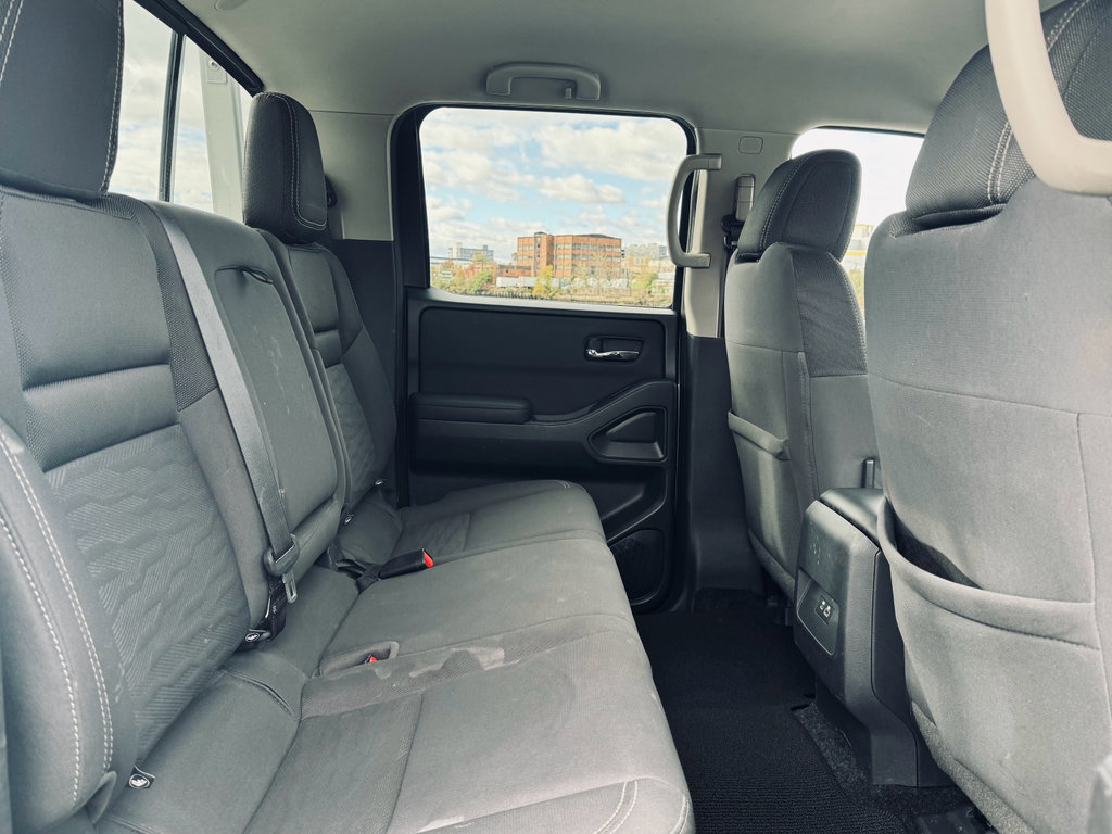 Used 2022 Nissan Frontier SV image 23