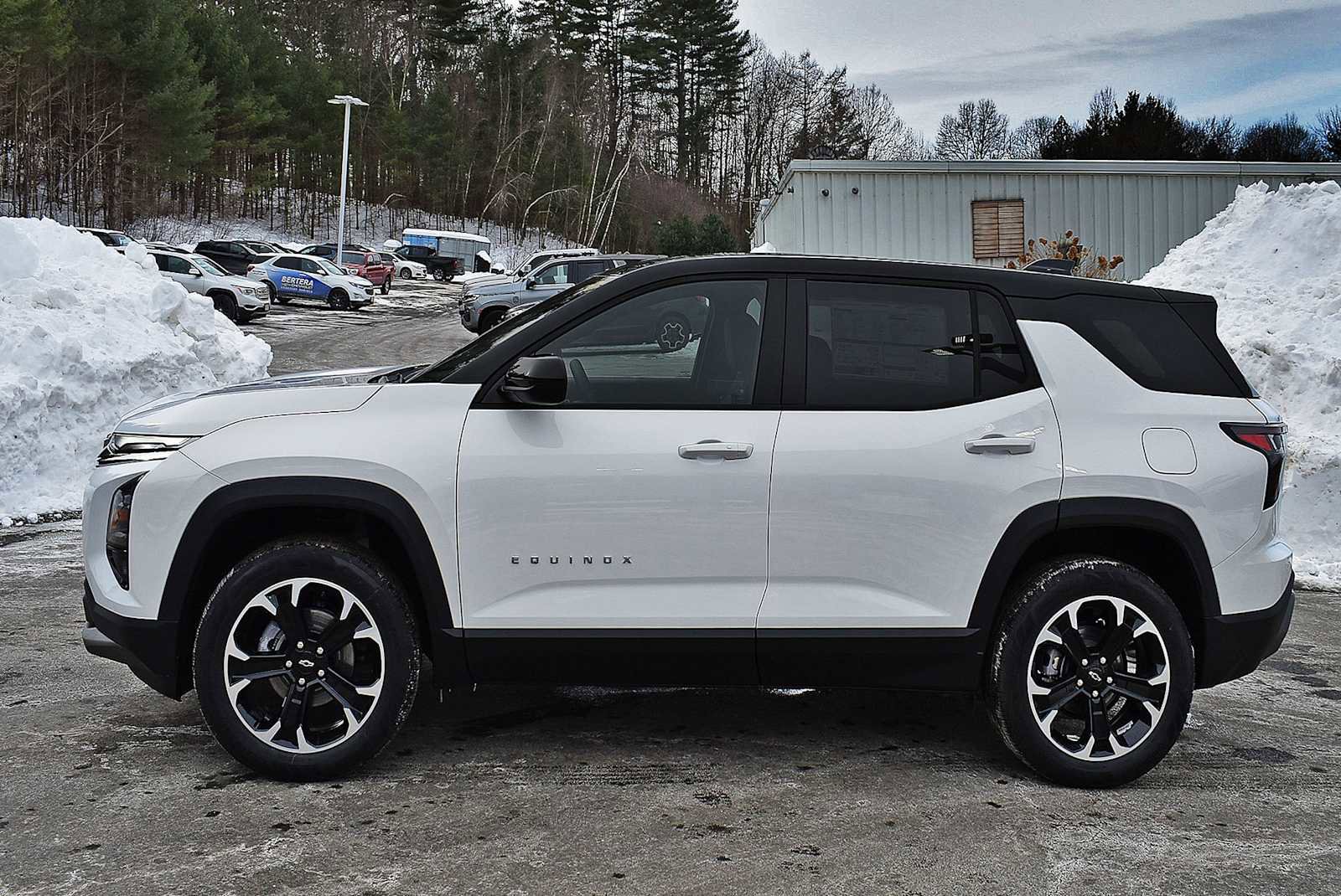 New 2026 Chevrolet Equinox LT w/ Convenience Package II image 4