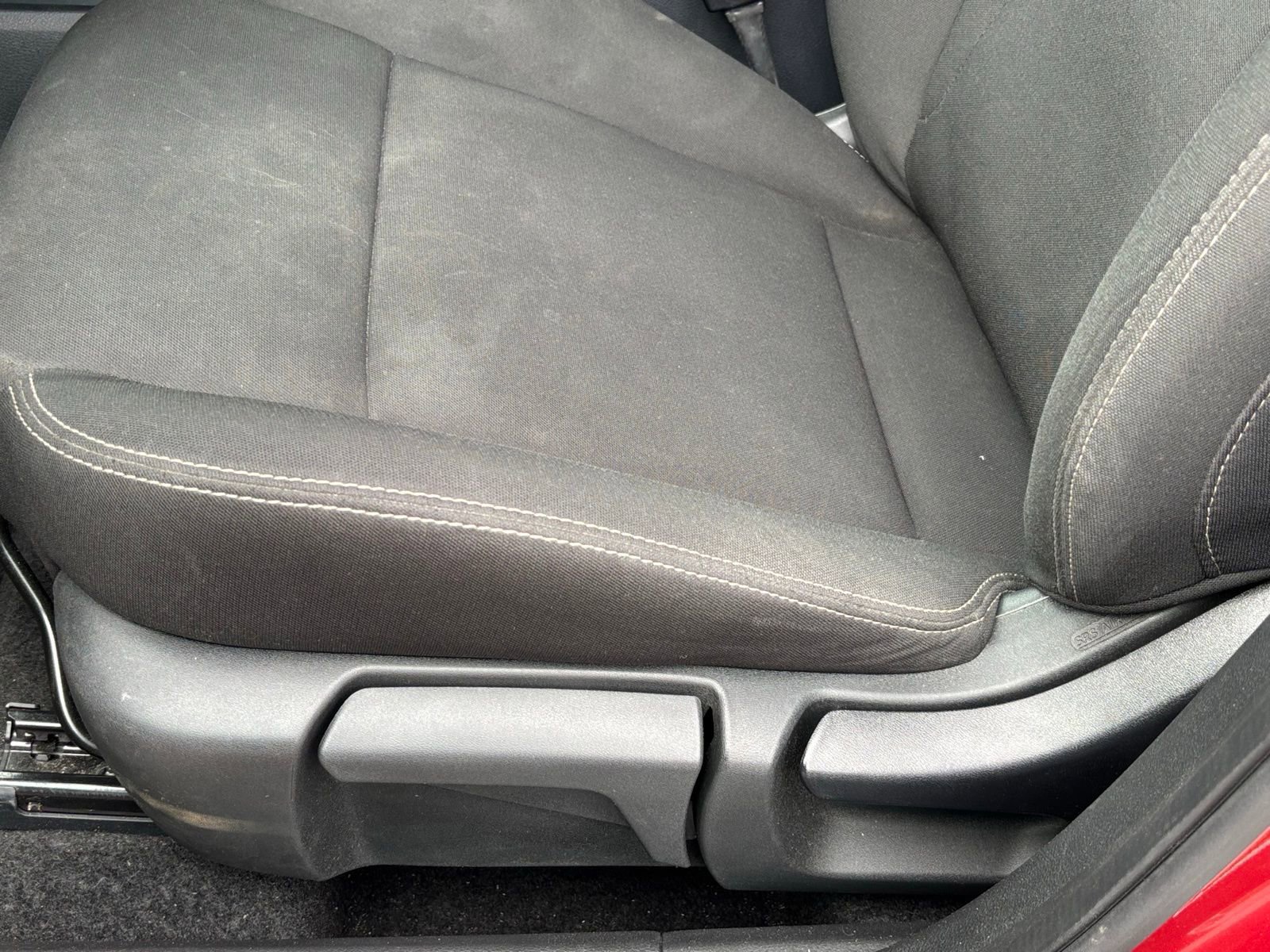 Used 2025 Nissan Rogue S image 18