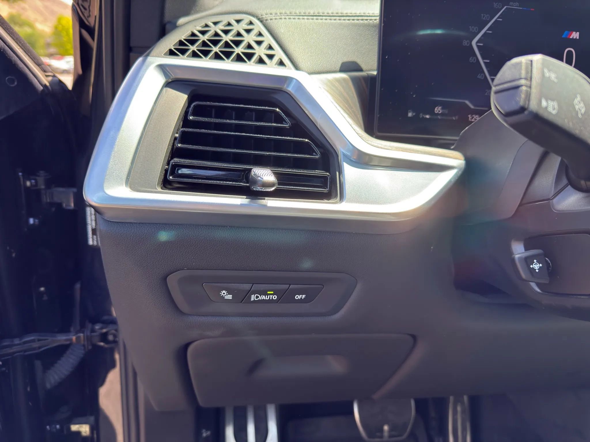 Used 2024 BMW X5 xDrive40i w/ M Sport Package image 36