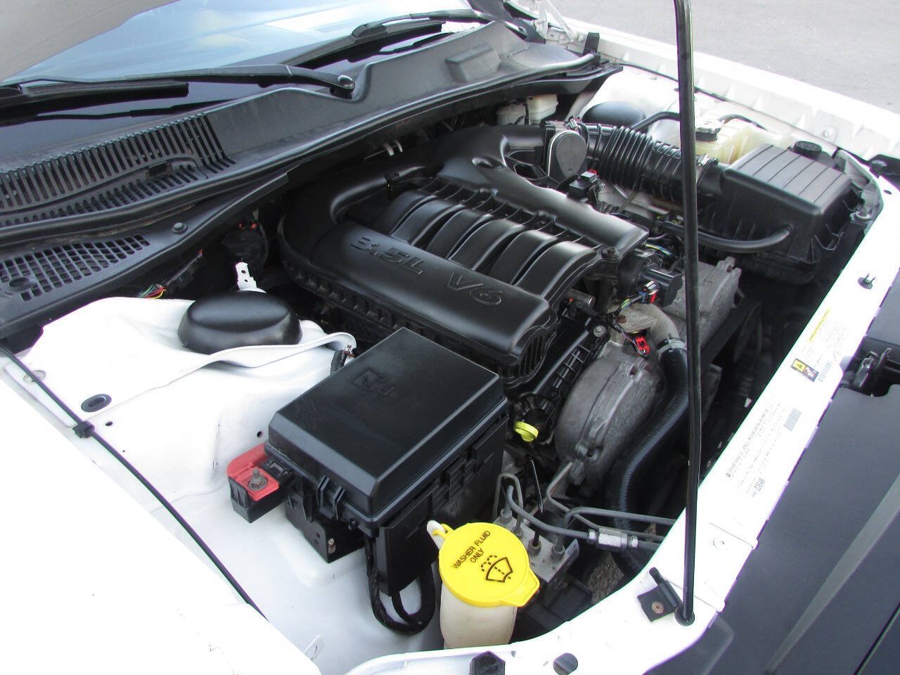 Used 2010 Dodge Challenger SE RWD image 30