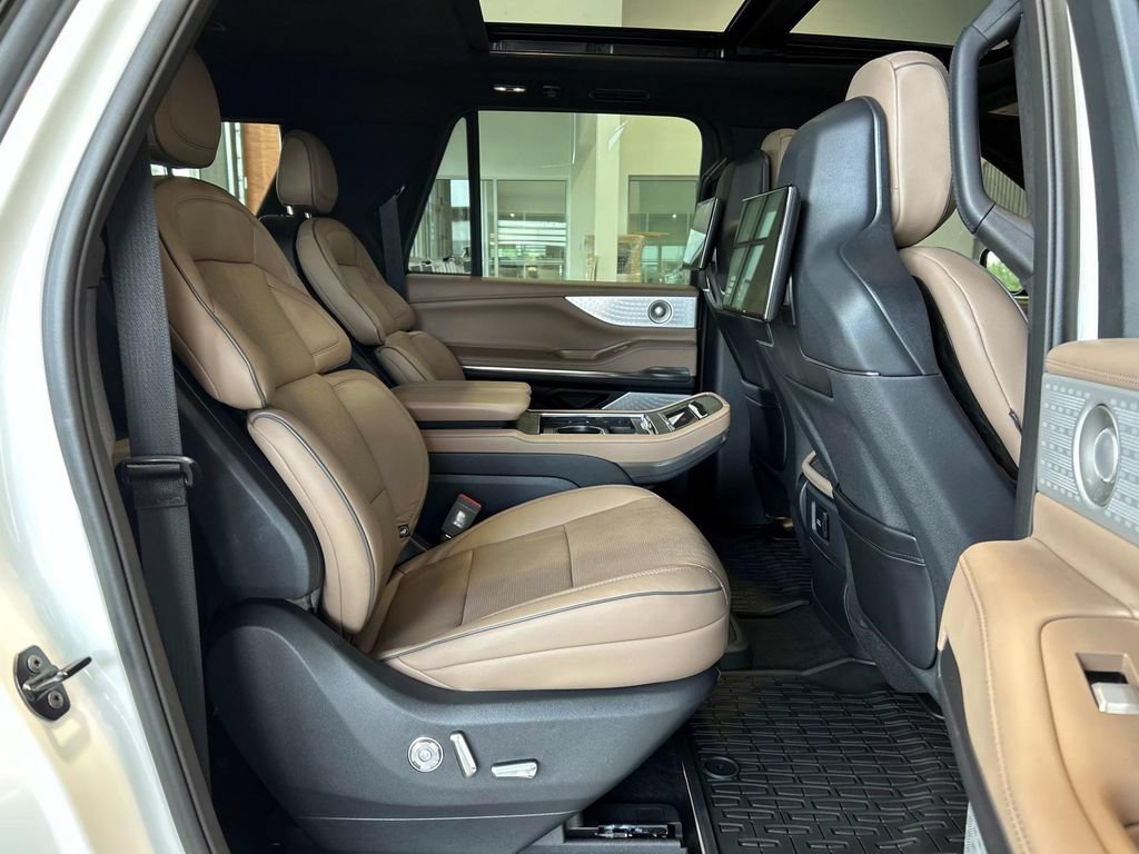 Used 2025 Lincoln Navigator L Black Label AWD/4WD image 20