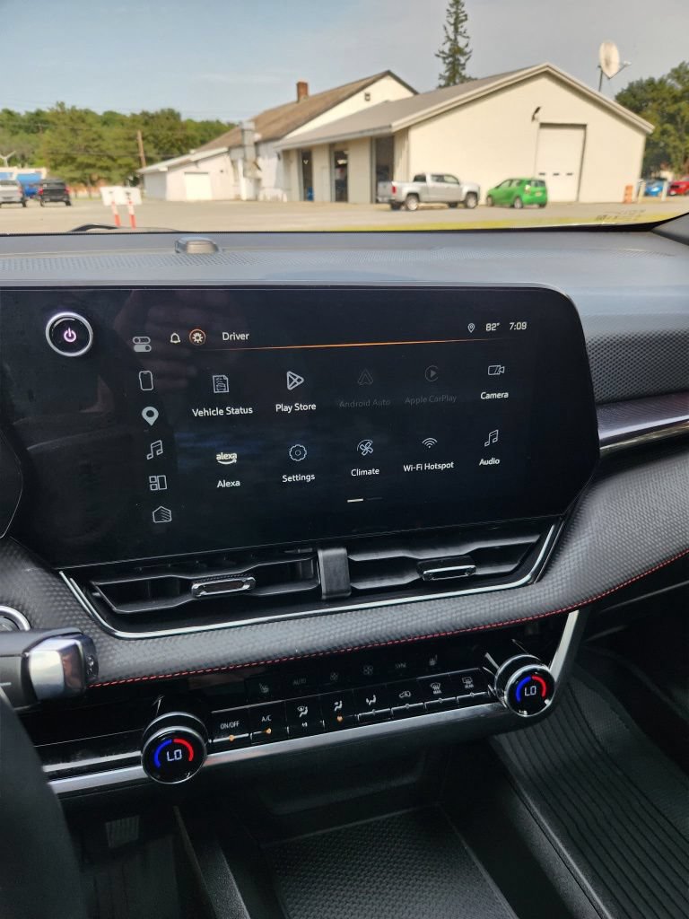 Used 2025 Chevrolet Equinox RS w/ Safety and Technology Package AWD/4WD image 14