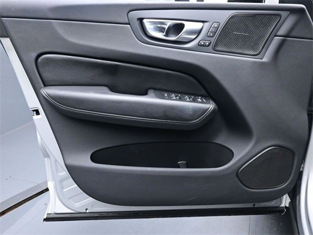 Used 2023 Volvo XC60 B5 Plus w/ Climate Package FWD image 20