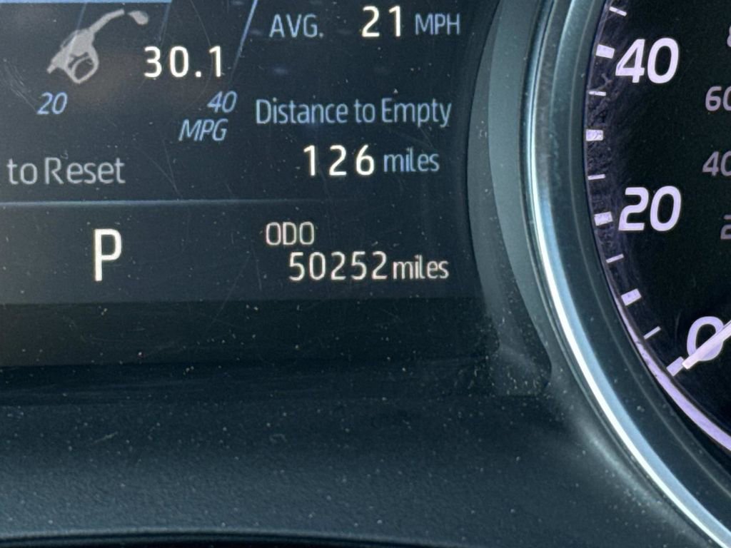Used 2018 Toyota Camry XLE FWD image 25