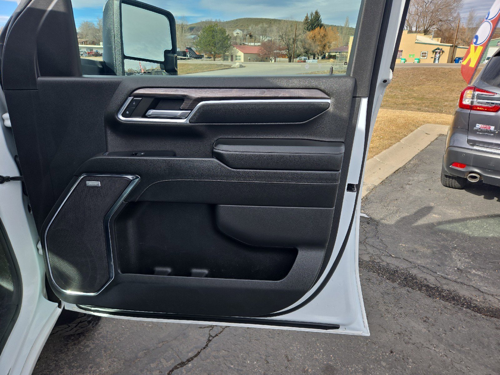 Used 2024 Chevrolet Silverado 2500 LTZ w/ LTZ Convenience Package image 29