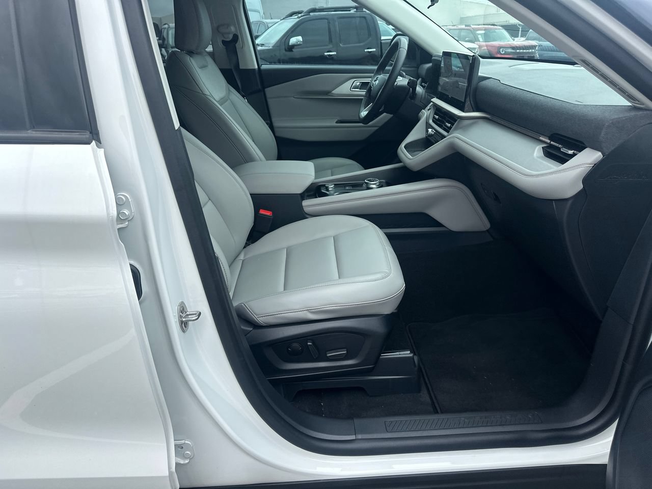 New 2026 Ford Explorer Active w/ Active Comfort Package RWD image 13