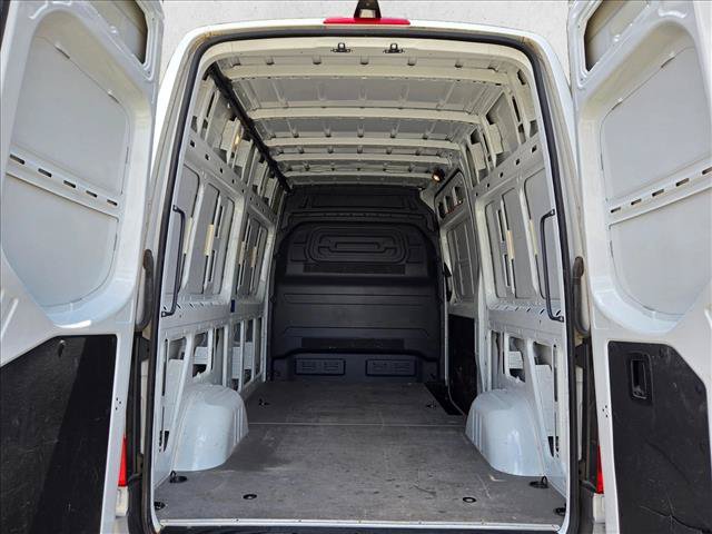 Used 2021 Mercedes-Benz Sprinter 2500 image 17