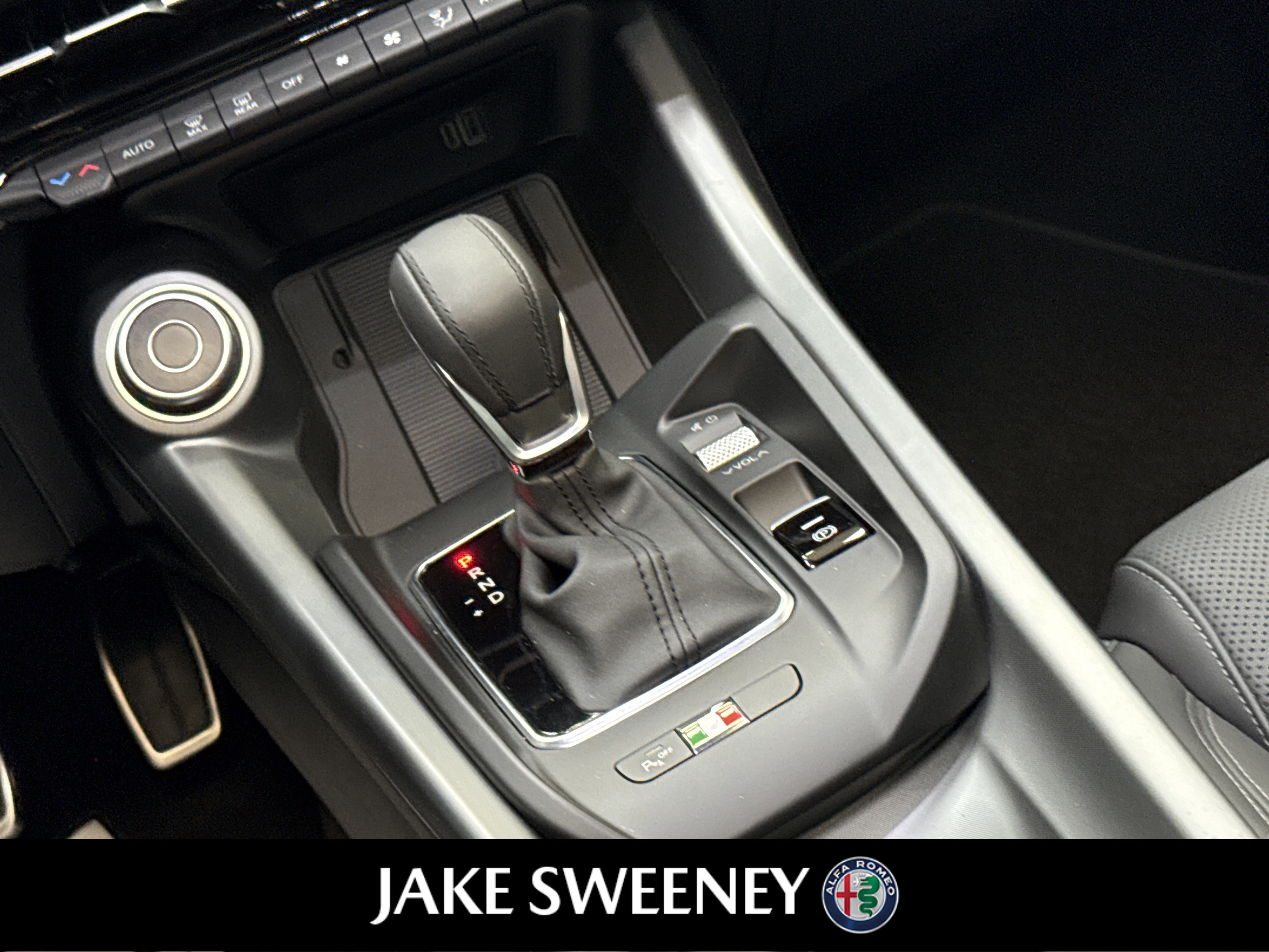 New 2026 Alfa Romeo Tonale Sprint w/ Quick Order Package 23H Volce image 25