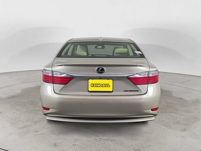 Used 2013 Lexus ES 300h w/ Luxury Pkg FWD image 6