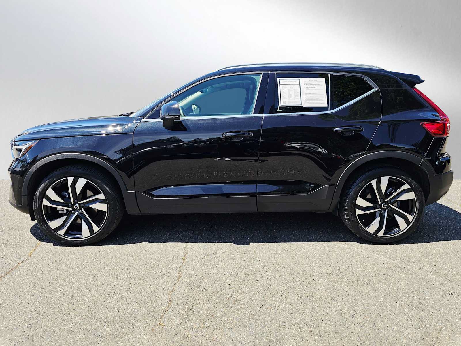 New 2026 Volvo XC40 B5 Ultra w/ Protection Package Premier AWD/4WD image 6