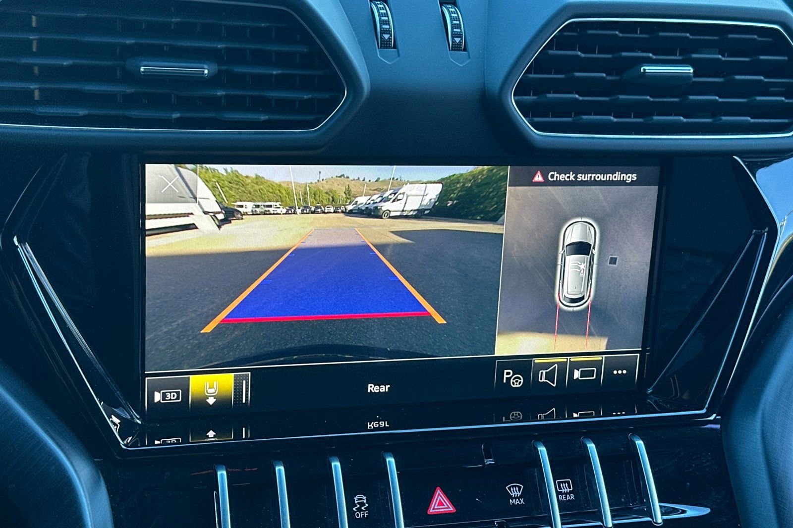 Used 2022 Lamborghini Urus image 16