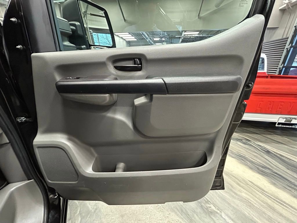 Used 2016 Nissan NV 2500 SL w/ Technology Package image 30