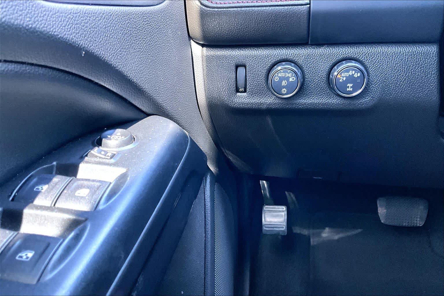 Used 2019 GMC Canyon All Terrain w/ Trailering Package AWD/4WD image 32