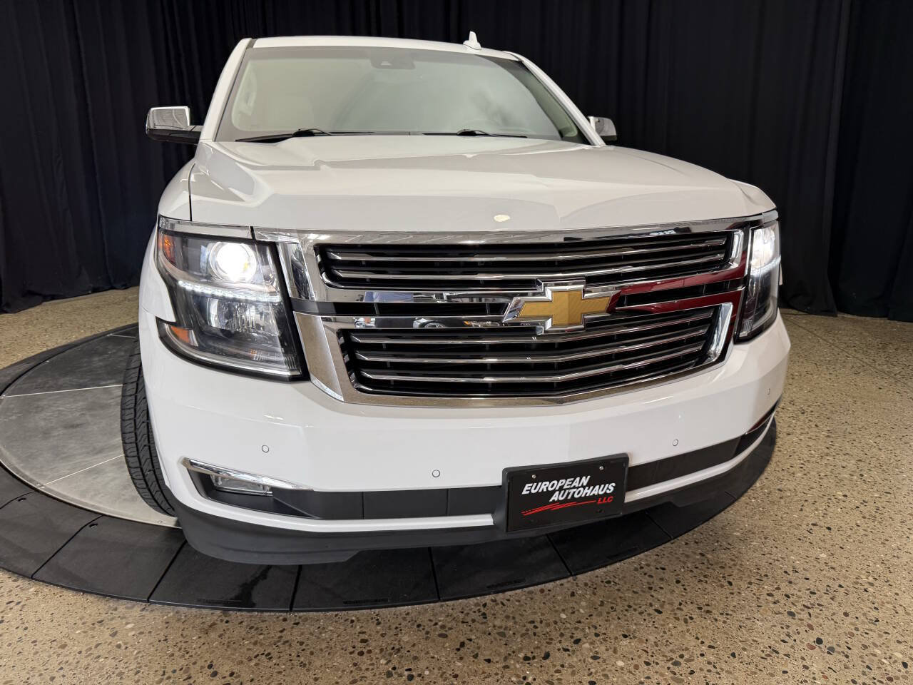 Used 2017 Chevrolet Suburban Premier AWD/4WD image 13