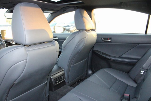 Certified 2025 Lexus IS 350 F Sport image 9