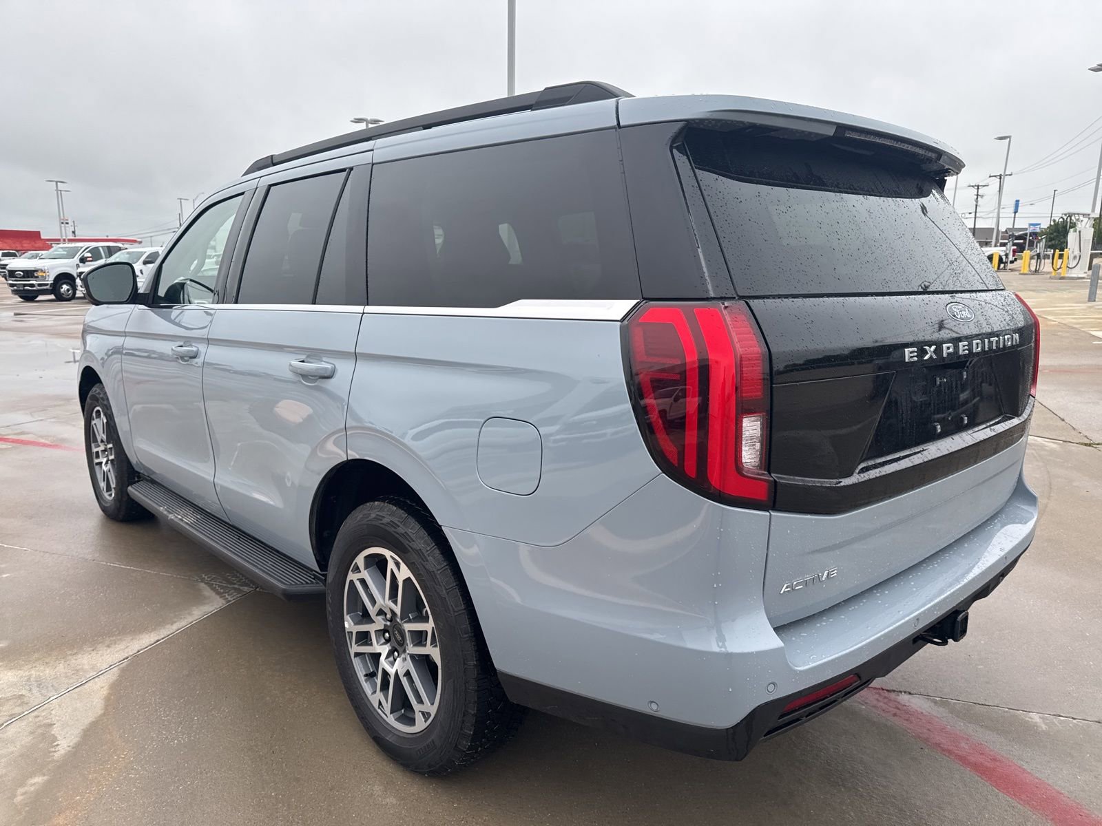 Used 2025 Ford Expedition Active image 5