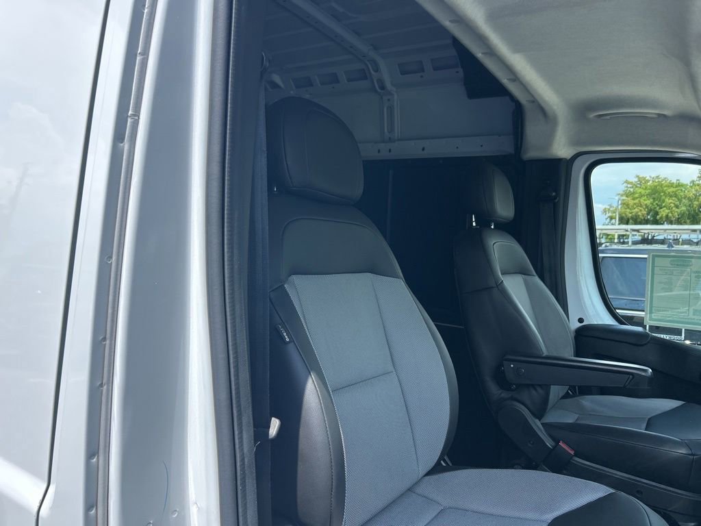 Used 2025 RAM ProMaster 2500 w/ Convenience Group FWD image 20