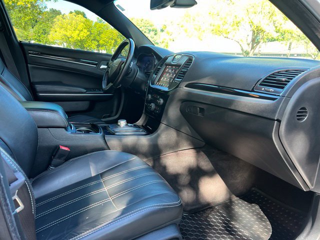 Used 2017 Chrysler 300 S AWD/4WD image 21