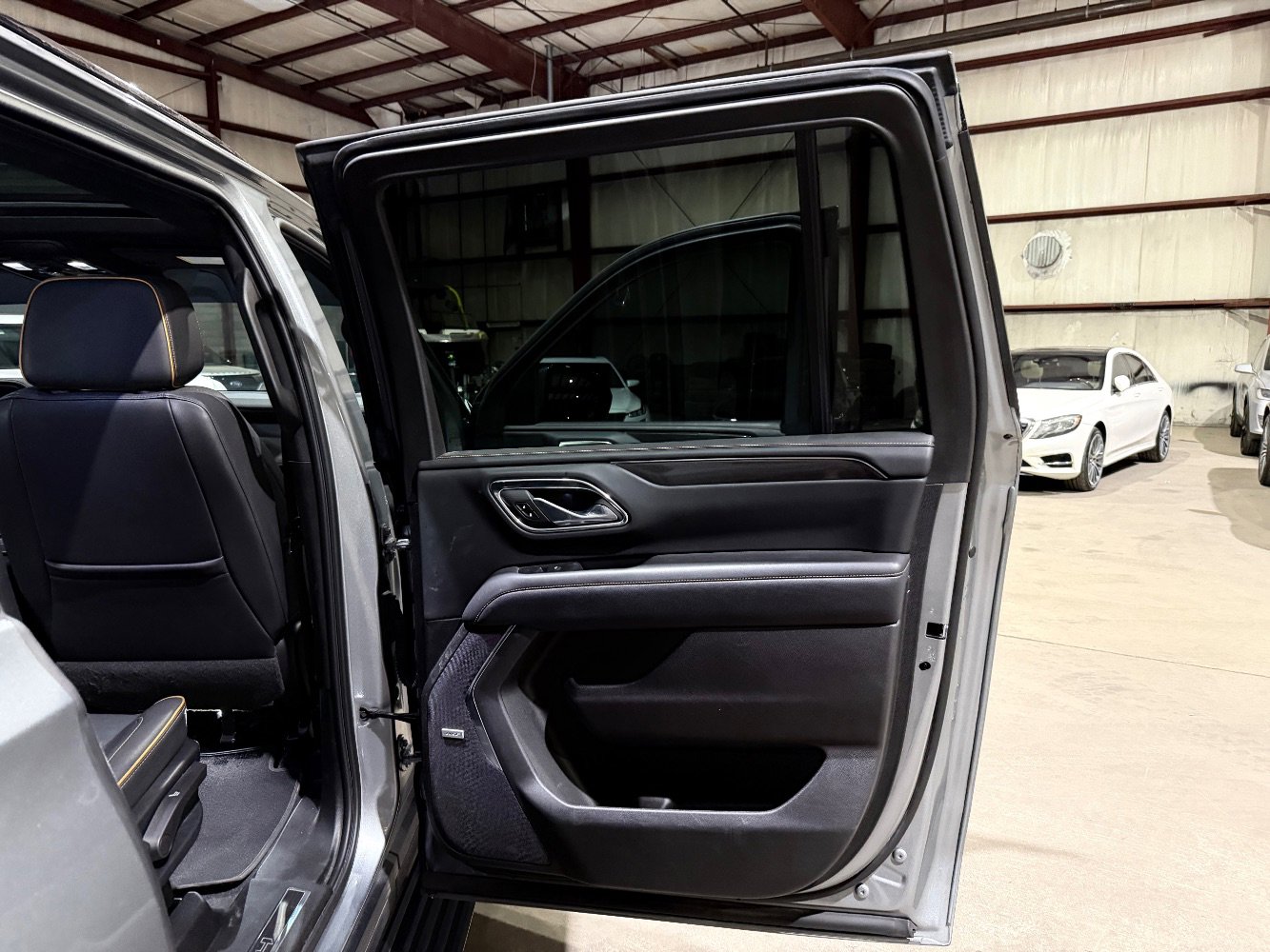 Used 2023 GMC Yukon XL AT4 w/ AT4 Premium Package AWD/4WD image 20