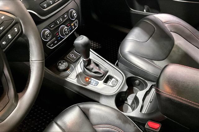 Used 2021 Jeep Cherokee Trailhawk w/ Sun & Sound Group image 18