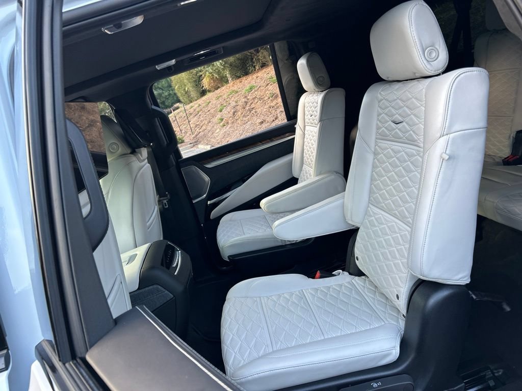 Used 2026 Cadillac Escalade ESV Platinum Sport AWD/4WD image 56