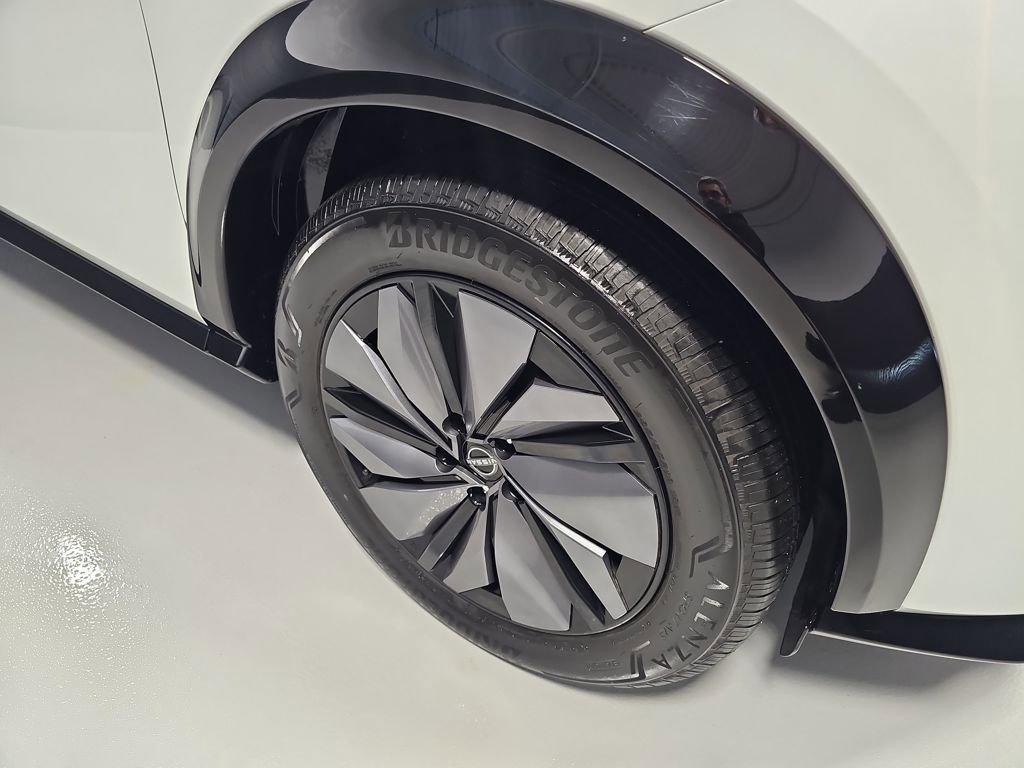 Used 2023 Nissan Ariya AWD image 11