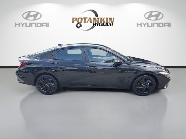 Certified 2026 Hyundai Elantra Sport FWD image 5