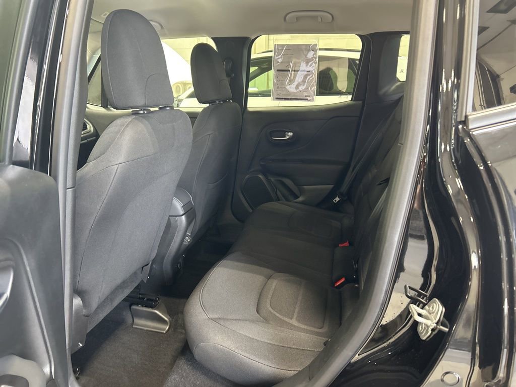 Used 2022 Jeep Renegade Latitude w/ Convenience Group image 22