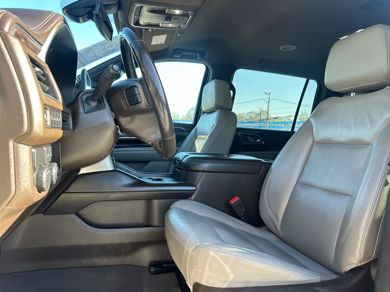 Used 2021 Chevrolet Suburban LT RWD image 9