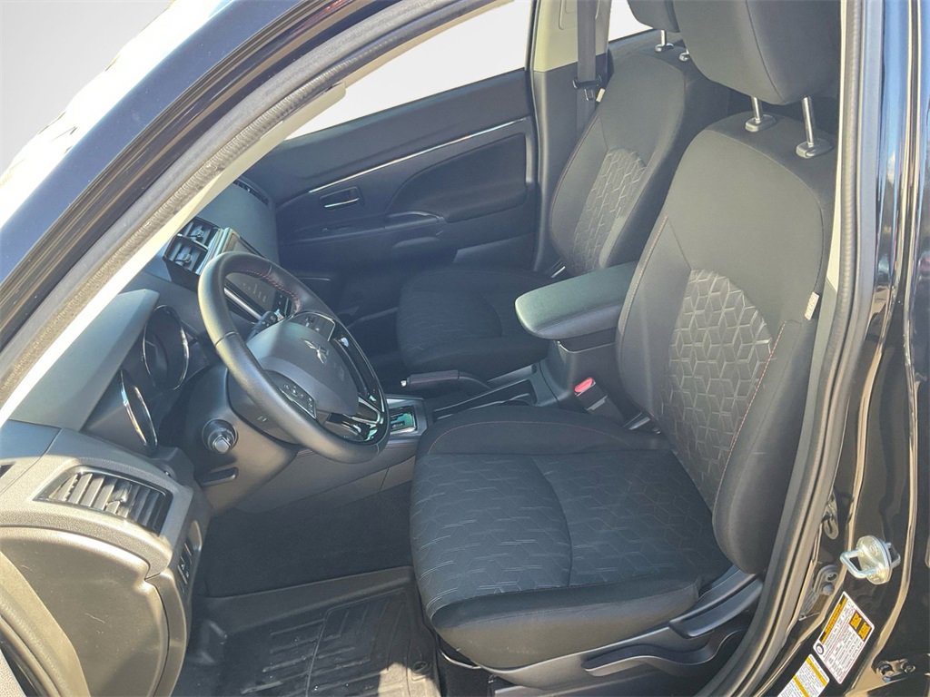 Used 2023 Mitsubishi Outlander Sport LE image 12