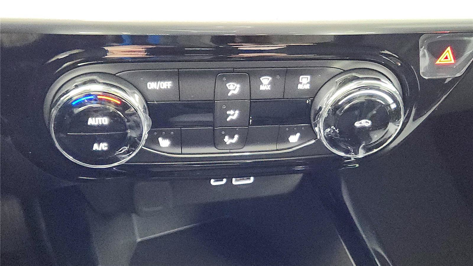 Used 2026 Chevrolet Trax LT w/ LT Convenience Package FWD image 24