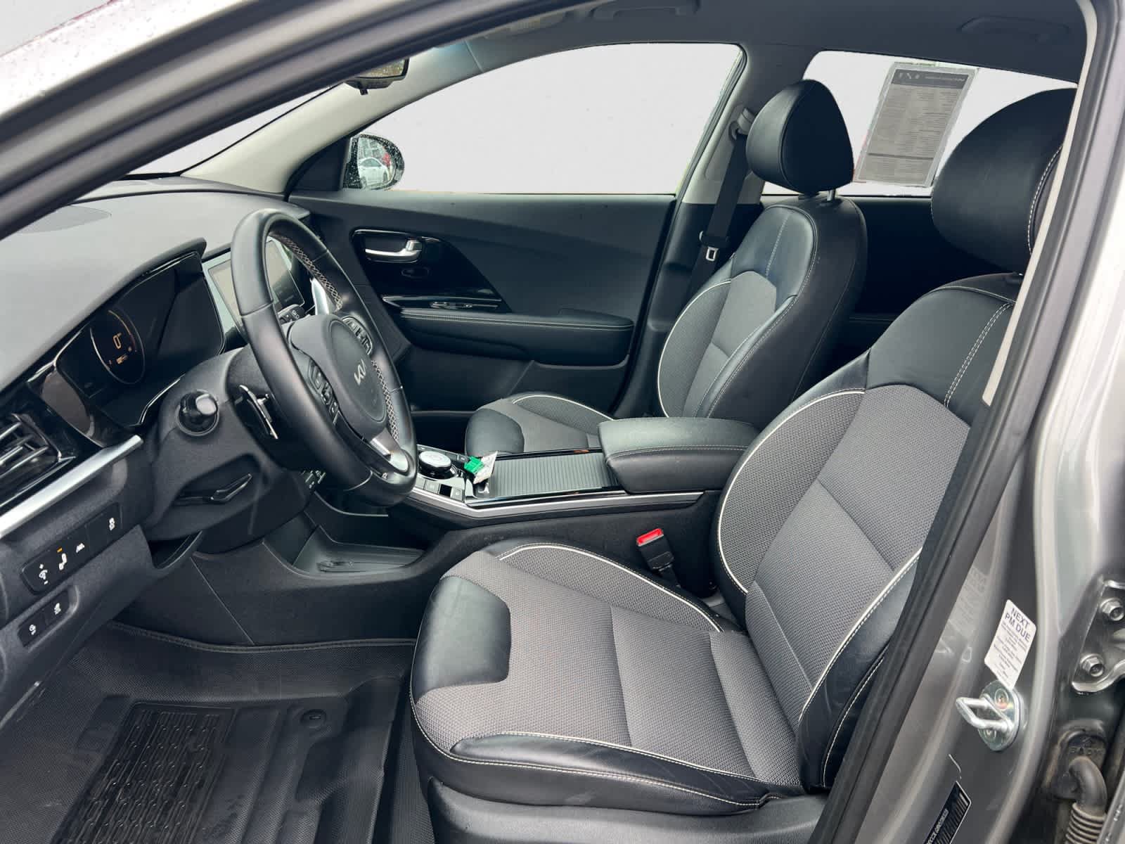Certified 2022 Kia Niro EX FWD image 17
