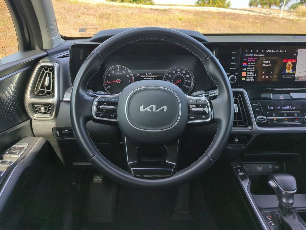 Used 2023 Kia Sorento S image 18