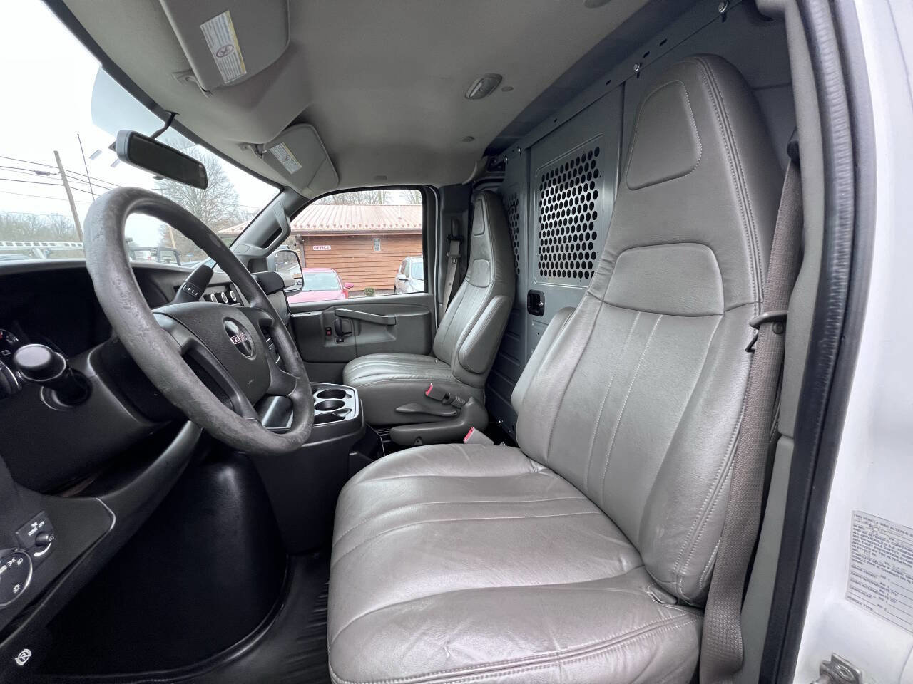 Used 2018 GMC Savana 2500 Extended image 12