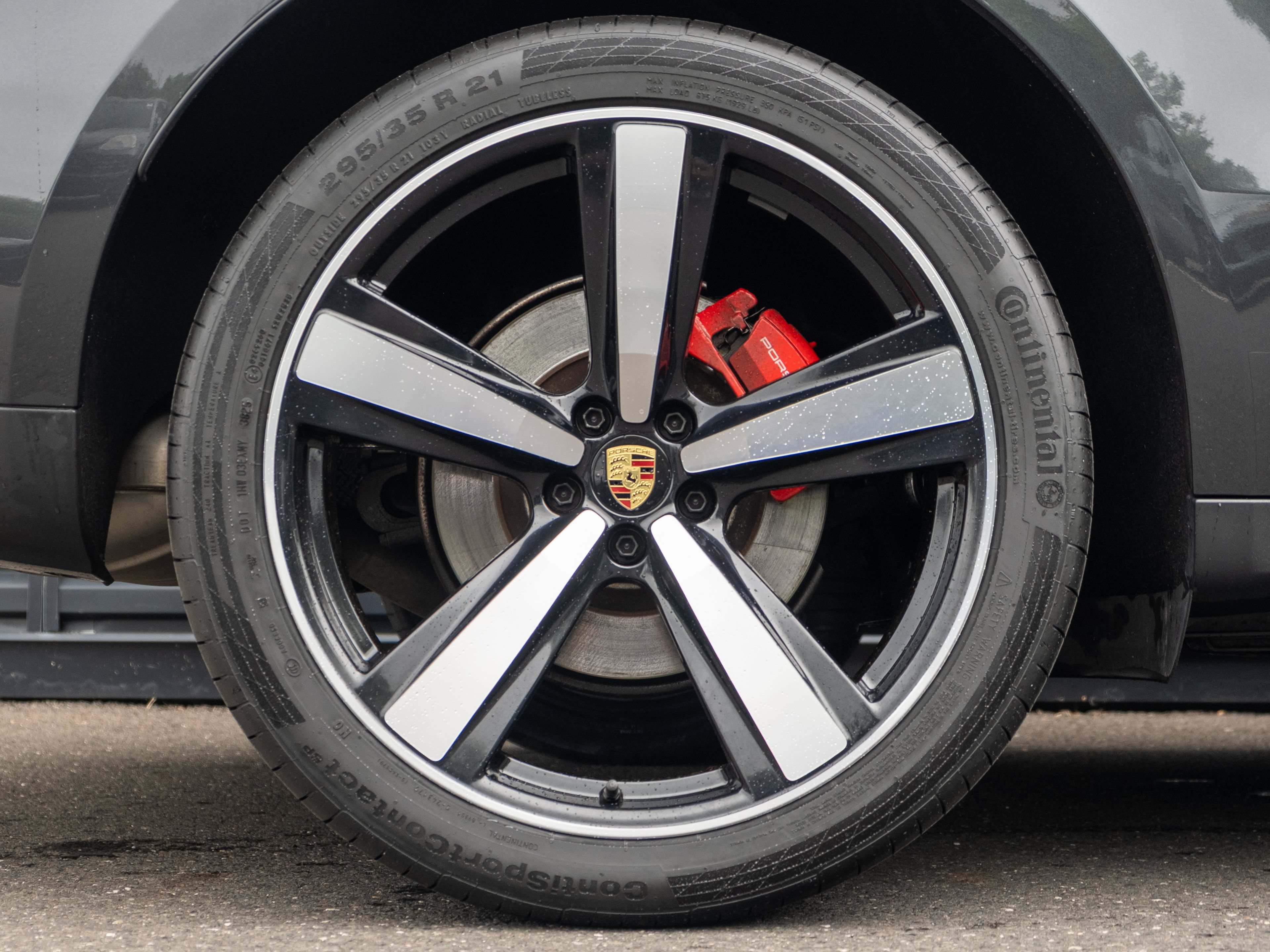Certified 2024 Porsche Macan S AWD/4WD image 14