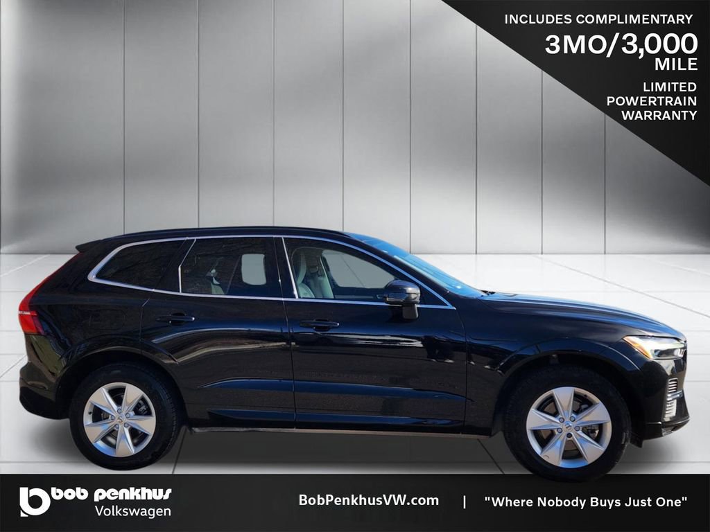 Used 2022 Volvo XC60 B5 Momentum image 23