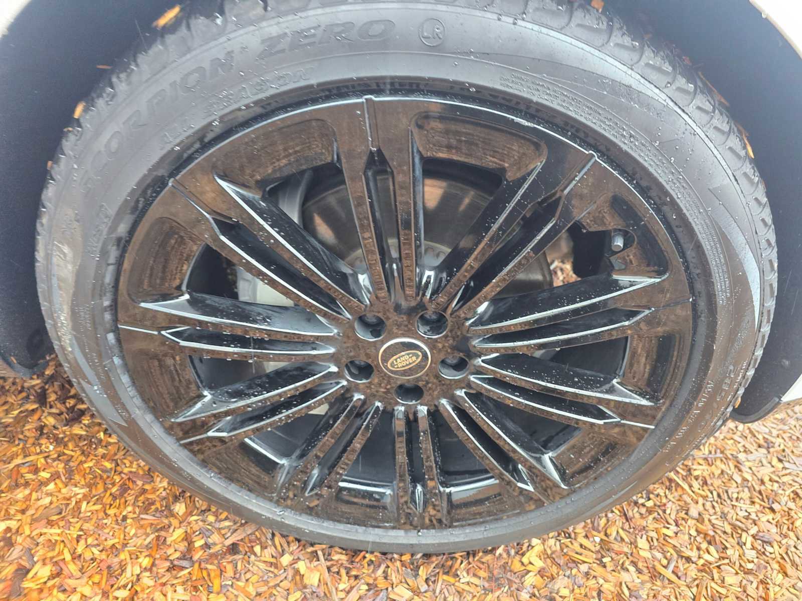 Used 2024 Land Rover Range Rover Long Wheelbase SE image 9