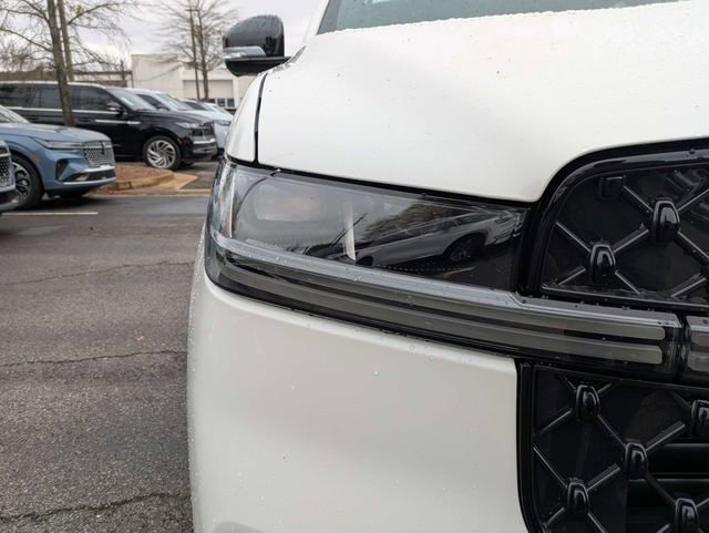 New 2026 Lincoln Navigator L Reserve w/ Jet Appearance Package image 10