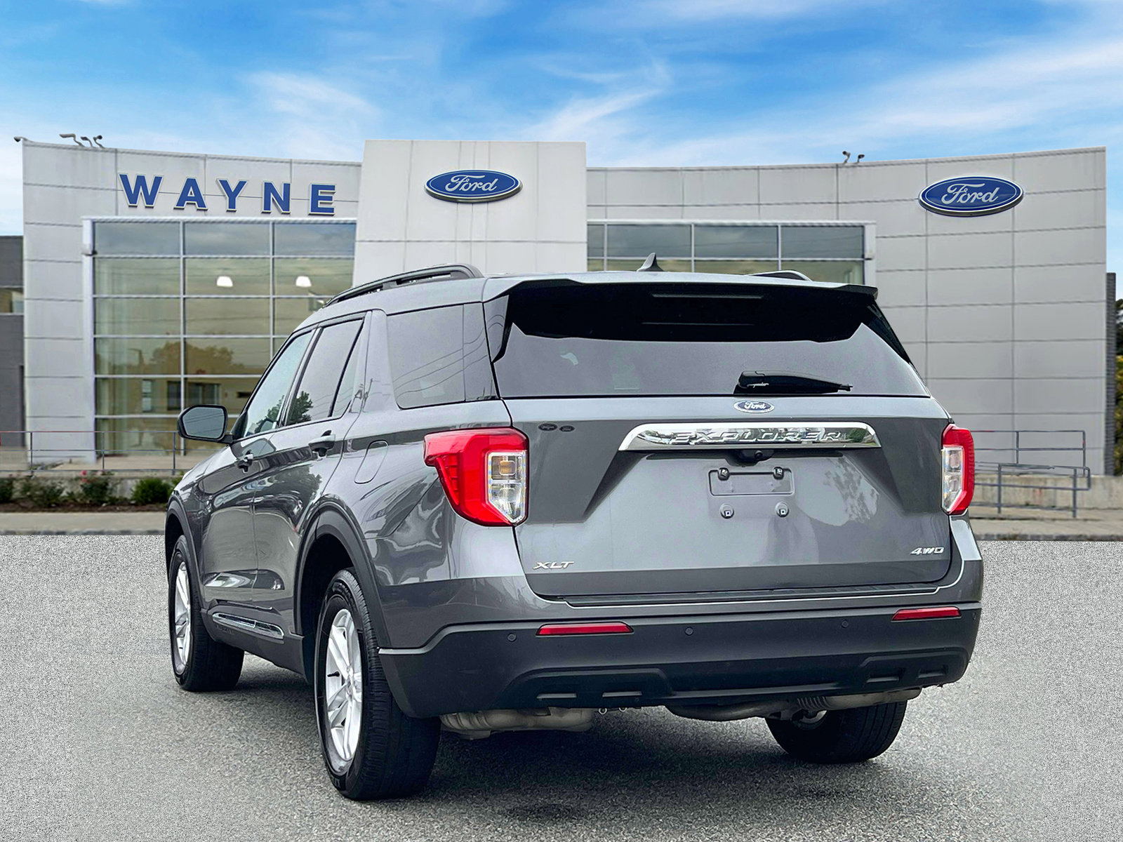 Certified 2022 Ford Explorer XLT image 4