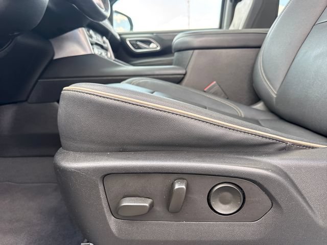 Used 2023 GMC Yukon XL SLT w/ SLT Premium Package AWD/4WD image 16